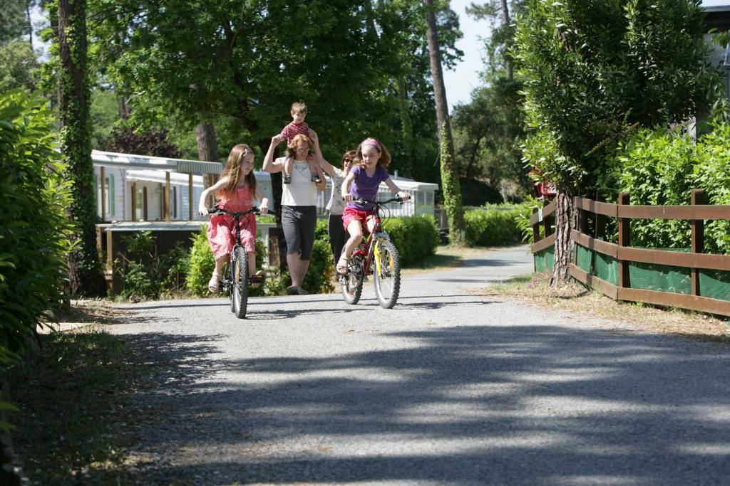 Camping Officiel Siblu La Pignade รงซี-เลส์-แบ็งส์ ภายนอก รูปภาพ