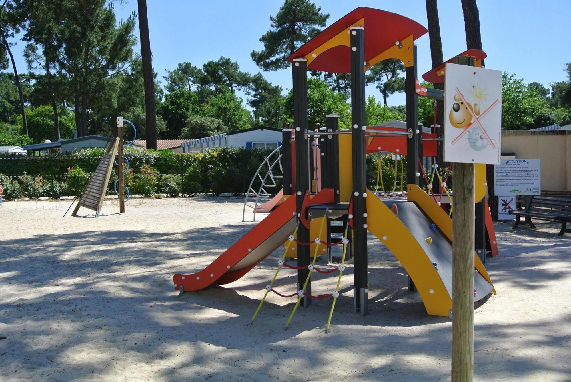 Camping Officiel Siblu La Pignade รงซี-เลส์-แบ็งส์ ภายนอก รูปภาพ